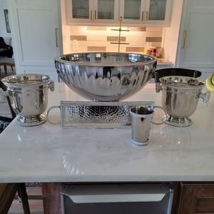 Champagne, mimosa bar set up